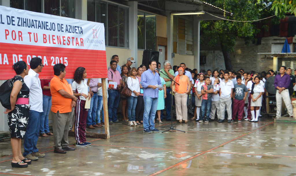 Banderazo techado escuelas (2)