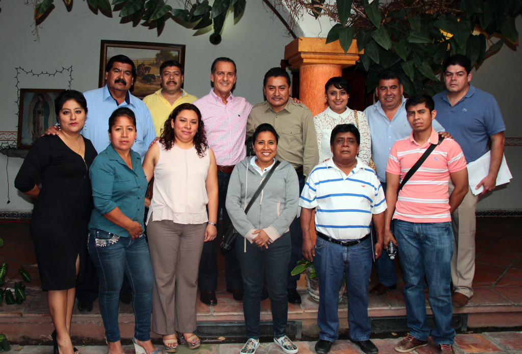 EL SECRETARIO DE EDUCACIÓN EN GUERRERO, JOSÉ LUIS GONZÁLEZ DE LA VEGA OTERO, SE REUNIÓ CON MAESTROS DE LA ESCUELA SECUNDARIA JUAN N. ÁLVAREZ DE TLAPA