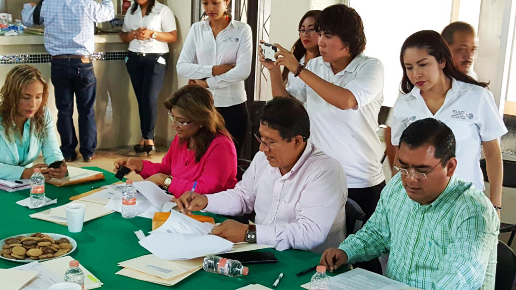 Firma de convenio (2)