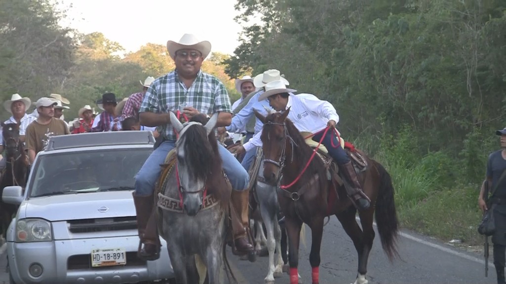 alcalde aviud a caballo