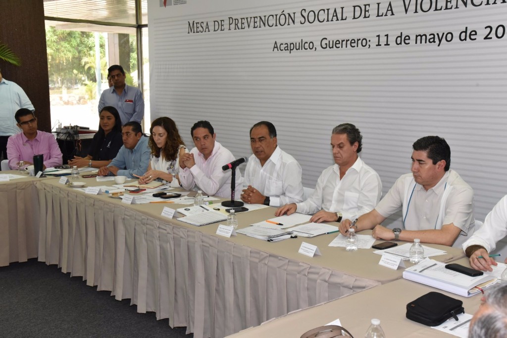 HÉCTOR ASTUDILLO  Y ALBERTO BEGNÉ ENCABEZAN INSTALACIÓN DE LA MESA CIUDADANA DE PREVENCIÓN SOCIAL2