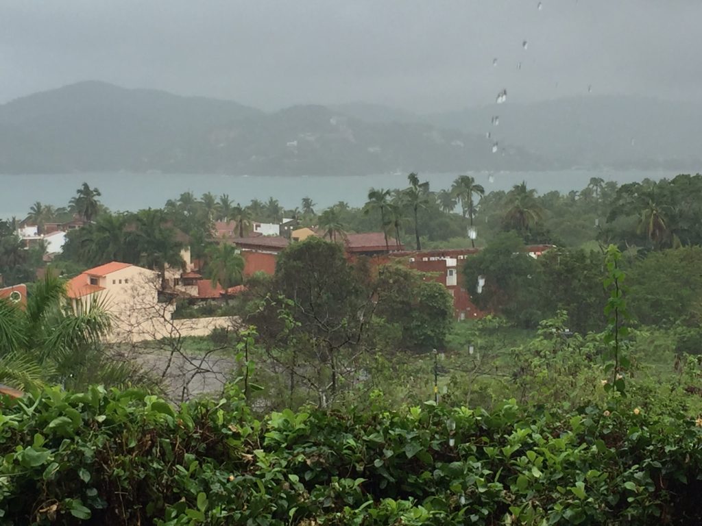 dia lluvioso en Zihuatanejo