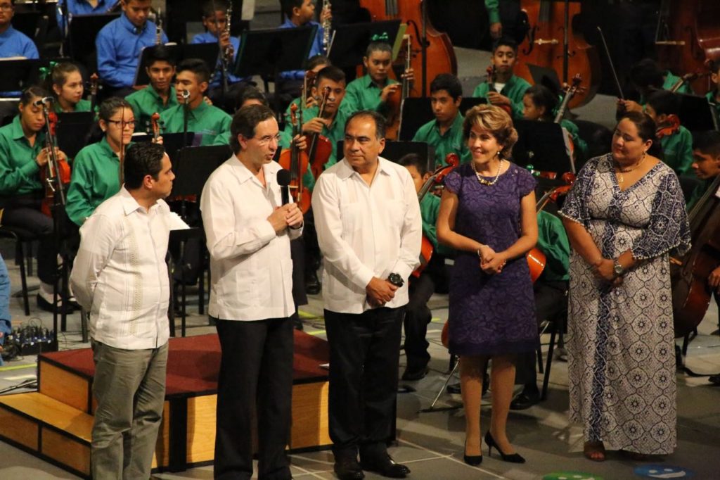 ASISTE HÉCTOR ASTUDILLO CONCIERTO DEBUT DE LA ORQUESTA SINFÓNICA Y CORO ESPERANZA AZTECA PLÁCIDO DOMINGO1