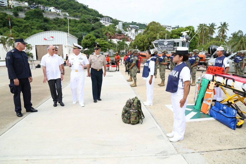 BOL.- 1102  DAN BANDERAZO DE INICIO A LA OPERACIÓN SALVAVIDAS, VERANO 2016 PARA LA TEMPORADA VACACIONAL EN GUERRERO  (1)