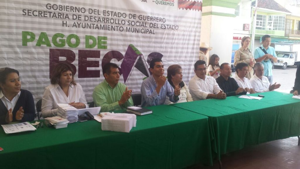 INICIA PAGO DE BECAS DEL GOBIERNO DEL ESTADO EN LA REGIÓN CENTRO1