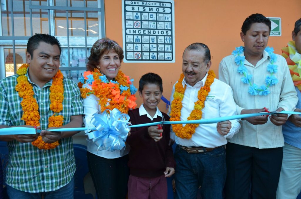 mercedes-calvo-inauguro-obras-de-infraestructura-educativa-en-san-roque4