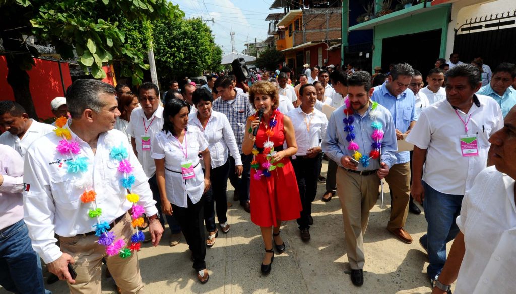 mercedes-calvo-pone-en-marcha-el-programa-pintura-en-fachada-en-acapulco