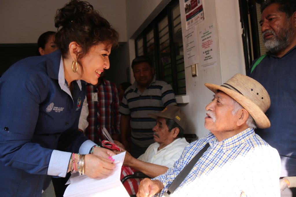 ATENDER PERMANENTEMENTE A ADULTOS MAYORES INSTRUCCIÓN DEL GOBERNADOR ALICIA ZAMORA (2)