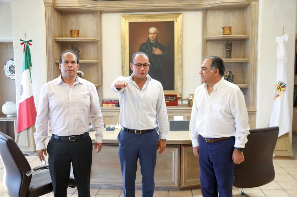 EL GOBERNADOR HÉCTOR ASTUDILLO FLORES DESIGNÓ A JUAN BERNARDO CAMPOS ZUBILLAGA COMO DIRECTOR GENERAL DEL INSTITUTO GUERRERENSE DEL EMPRENDEDOR