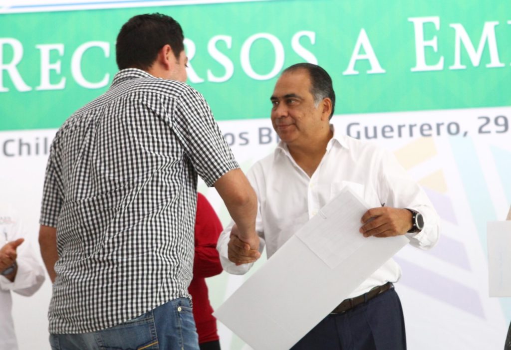 ENTREGA EL GOBERNADOR MÁS DE 12 MDP A EMPRESAS SOCIALES DE GUERRERO (2)