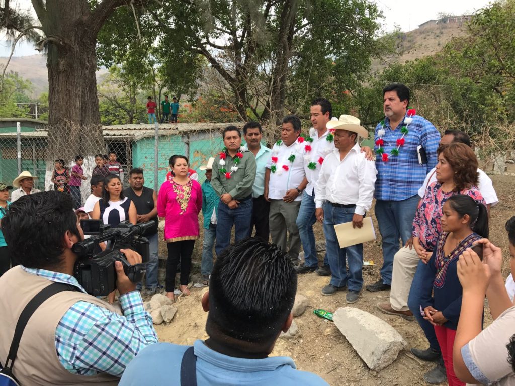 INICIA E INAUGURA EL GOBIERNO ESTATAL OBRAS EN LA MONTAÑA (1)