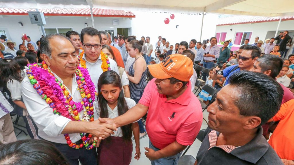 INAUGURAN HÉCTOR ASTUDILLO Y NUVIA MAYORGA ALBERGUE PARA NIÑOS INDÍGENAS EN ATLAMAJALCINGO (4)