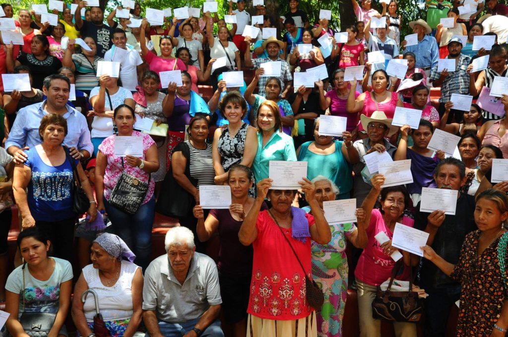 ENTREGA MERCEDES CALVO BONOS DE VIVIENDA PARA CASI 200 FAMILIAS (3)