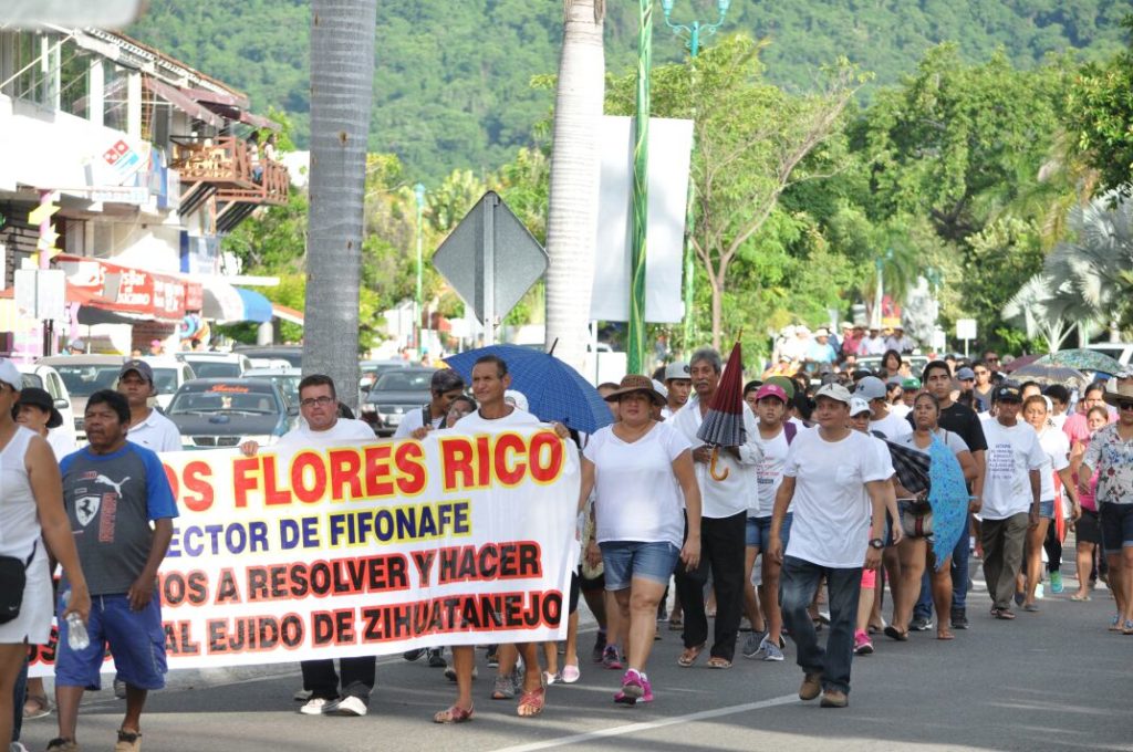 Resultado de imagen para fotos protestas ejidatarios en ixtapa