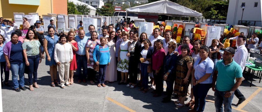 ENTREGA MERCEDES CALVO EQUIPAMIENTO PARA COCINAS ESCOLARES (1)