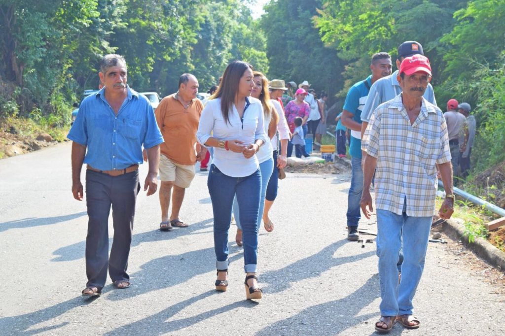 maricarmen cabrera supervisa obra 2