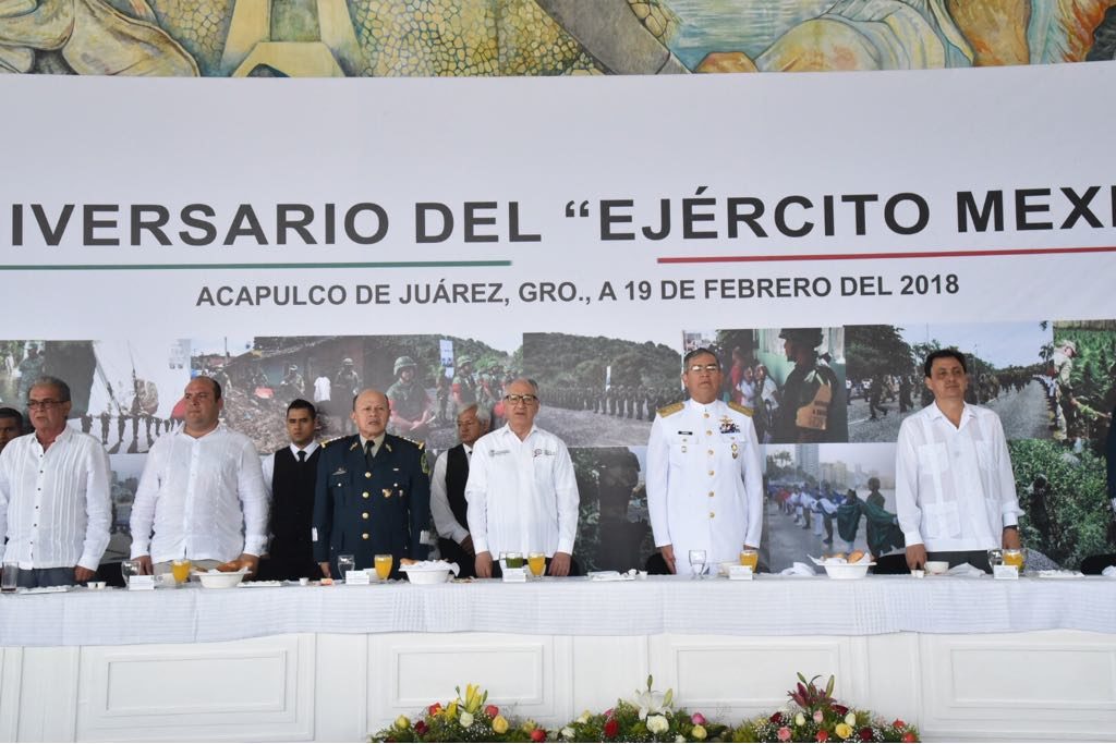 NUESTRO EJÉRCITO ES UNA INSTITUCIÓN DE HONOR DE PAZ Y AL SERVICIO DE MÉXICO FLORENCIO SALAZAR ADAME (2)