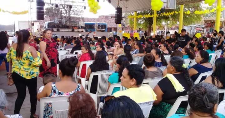 Rebeca Nuñez, encabeza festejo de «Día de las Madres» organizado por el gobierno de La Unión en la cabecera municipal