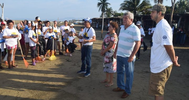 GRAN LIMPIEZA DE LA PLAYA DE BARRA DE POTOSÍ, POR PARTE DE GRUPO MODELO EN COORDINACIÓN CON EL GOBIERNO DE PEATATLÁN.