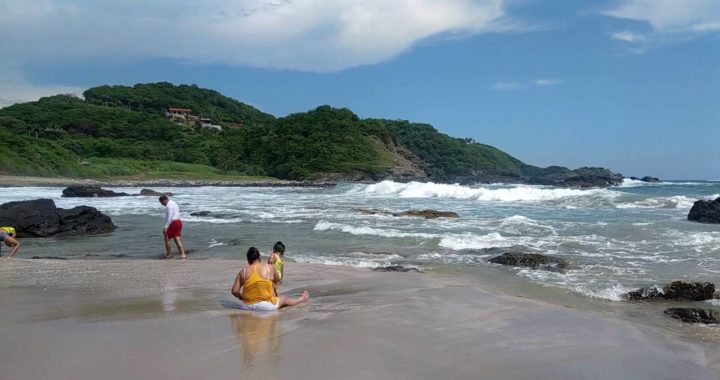 Listos playas y sitios turísticos de Petatlan para recibir a vacacionistas