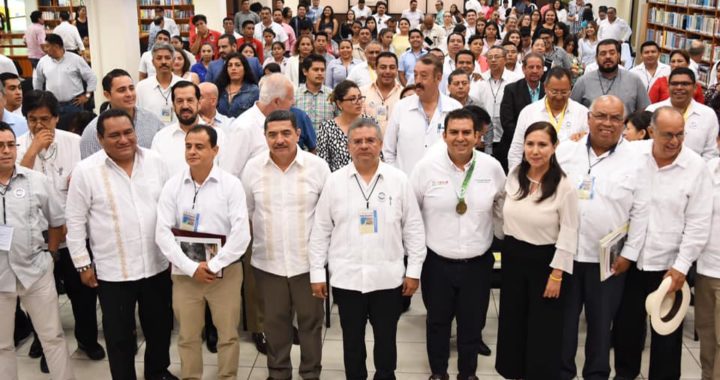 Se realiza en Zihuatanejo Primer Congreso Nacional de Derecho Burocrático