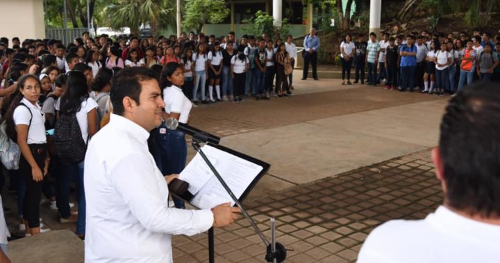 Presidente Jorge Sánchez Allec inaugura ciclo escolar 2019-2020 del Conalep-Zihuatanejo