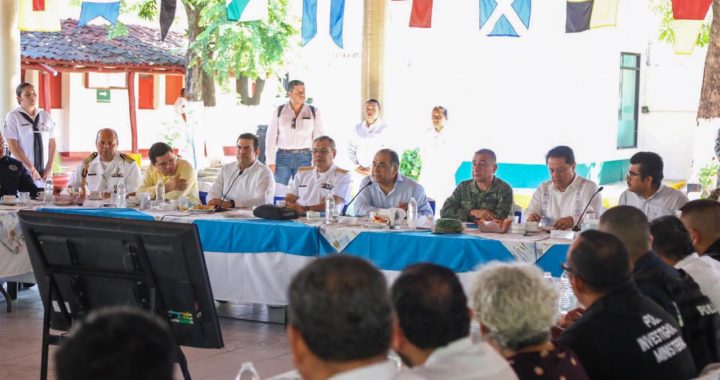 PRESIDE EL GOBERNADOR LA MESA DE COORDINACIÓN ESTATAL EN ZIHUATANEJO; REVISAN DESPLIEGUE Y NUEVOS CÍRCULOS DE SEGURIDAD