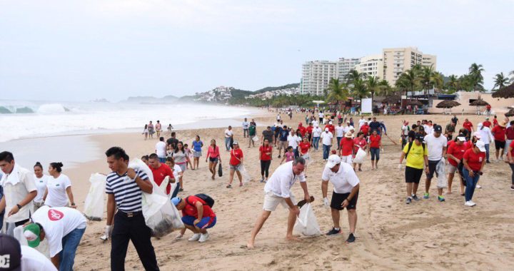 Gobierno de Zihuatanejo promueve la limpieza y conservación de playas