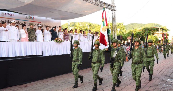 Autoridades municipales y militares constatan desarrollo ordenado del desfilo de Independencia