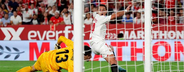 Anulan gol a Chicharito en derrota de Sevilla ante Real Madrid