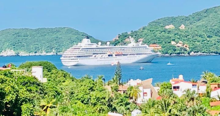 Con el «Crystal Symphony» se reanuda turismo de cruceros para Ixtapa-Zihuatanejo