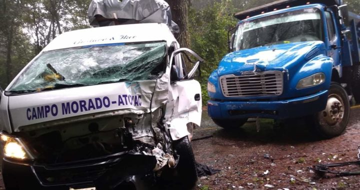 Accidente vehicular deja varios heridos en la Sierra de Atoyac