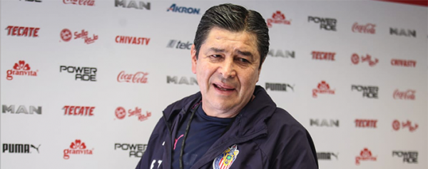 Soy el DT idóneo para Chivas: Tena