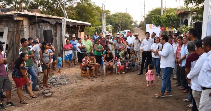 Presidente Jorge Sánchez Allec inaugura obra de electrificación en colonia Ampliación Obrera II San José Ixtapa