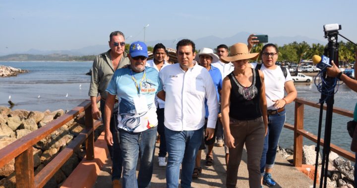 Alcalde Jorge Sánchez Allec inauguró la rehabilitación del muelle de playa Linda