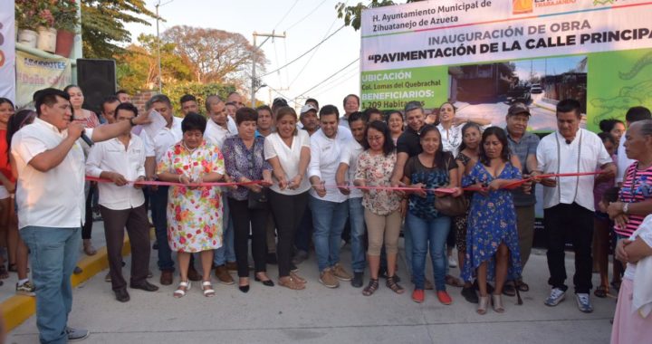 Presidente JSA cambia rostro de Lomas del Quebrachal con calle principal pavimentada