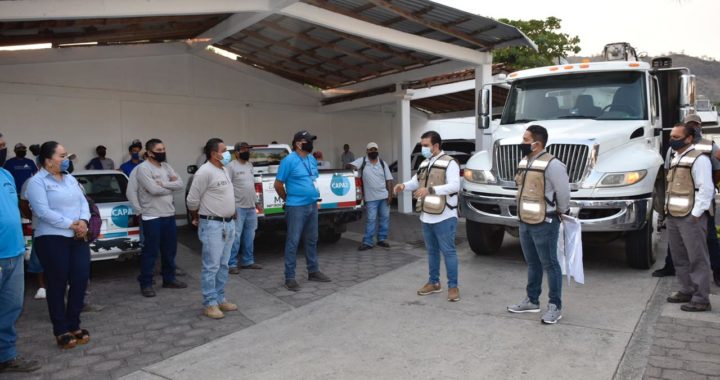 Jorge Sánchez beneficia a comunidades con programa de desazolve de fosas