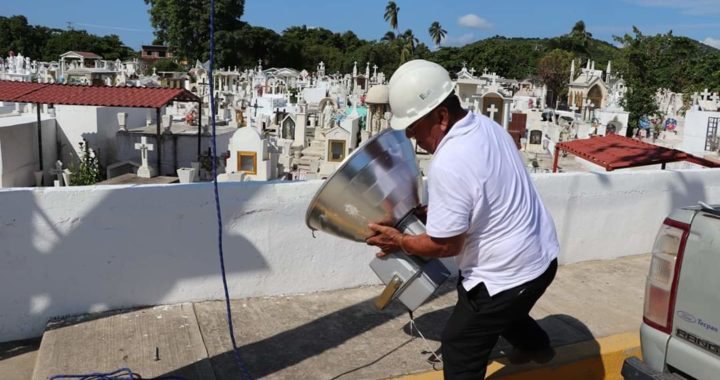 Prohíben visitar panteones para evitar contagios de Covid-19 en el Día de las Madres 