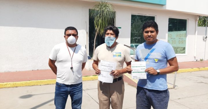 Protestan usuarios en oficinas de la Comisión Federal de Electricidad en Tecpan de Galeana