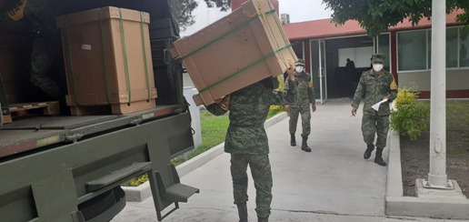 La Secretaría de la Defensa Nacional informa el traslado de equipo médico para atender casos de COVID-19.