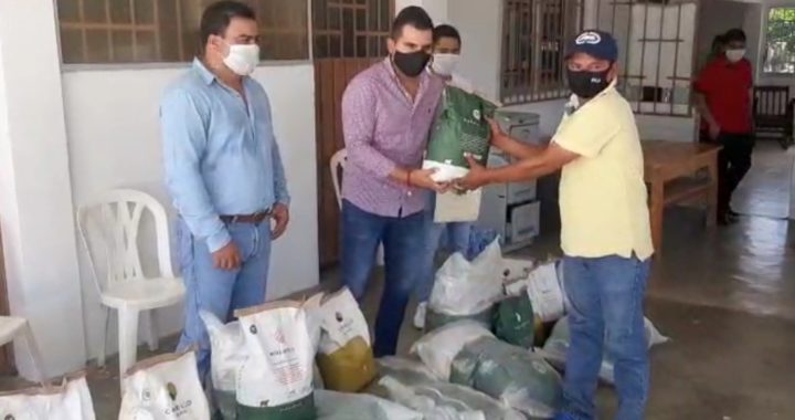 Reciben apoyo de Yasir para pastizales ganaderos de Tecpan de Galeana