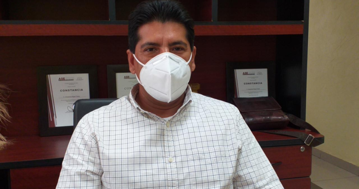 Alcalde Crescencio Reyes llama a redoblar medidas sanitarias en sector turístico y comercial