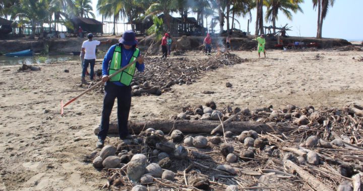 EL GOBIERNO DE PETATLÁN  REALIZA UNA CAMPAÑA DE LIMPIA EN PLAYA “SAN VALENTÍN”