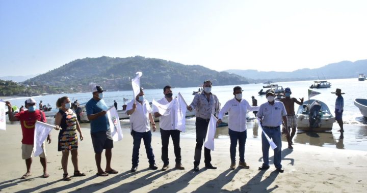 Pescadores reciben apoyo de gobierno de Zihuatanejo