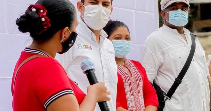 Gobierno del presidente Jorge Sánchez cumple con la colonia Azteca y entrega calle pavimentada y electrificación.