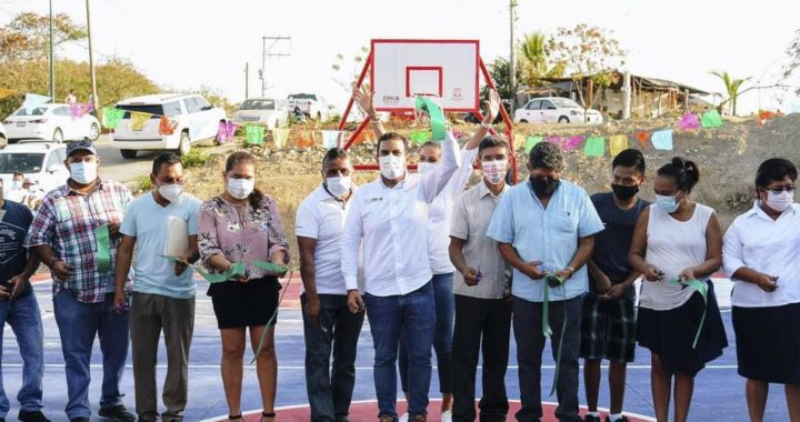 Continúa presidente Jorge Sánchez inaugurando espacios deportivos.