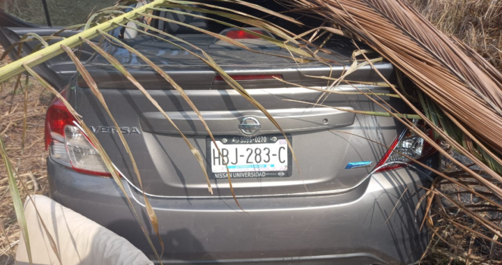 Mujer sale disparada en su coche de la carretera cerca del ramal de Tenexpa