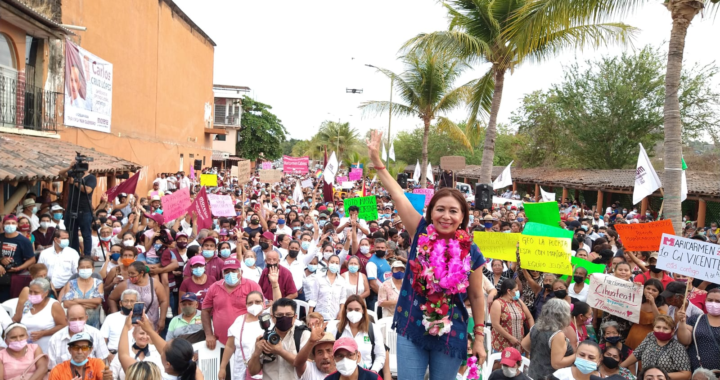 Miles de Zihuatanejenses cobijan a MORENA y Maricarmen Cabrera en cierre de campaña