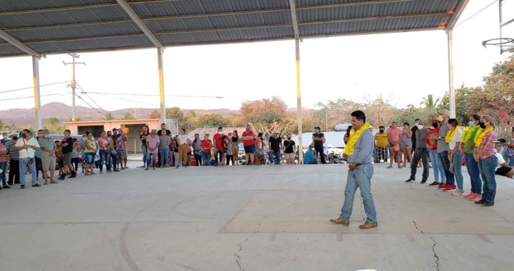 Crescencio Reyes continúa recorriendo comunidades de La Unión