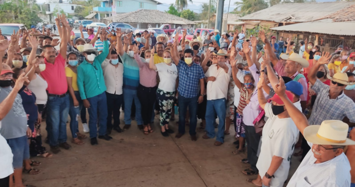 Habrá agua potable para todos en Lagunillas, se compromete Crescencio Reyes